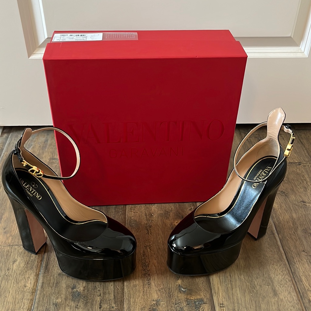 Valentino Garavani Black-Go Platform Pump In Patent Leather Size 7